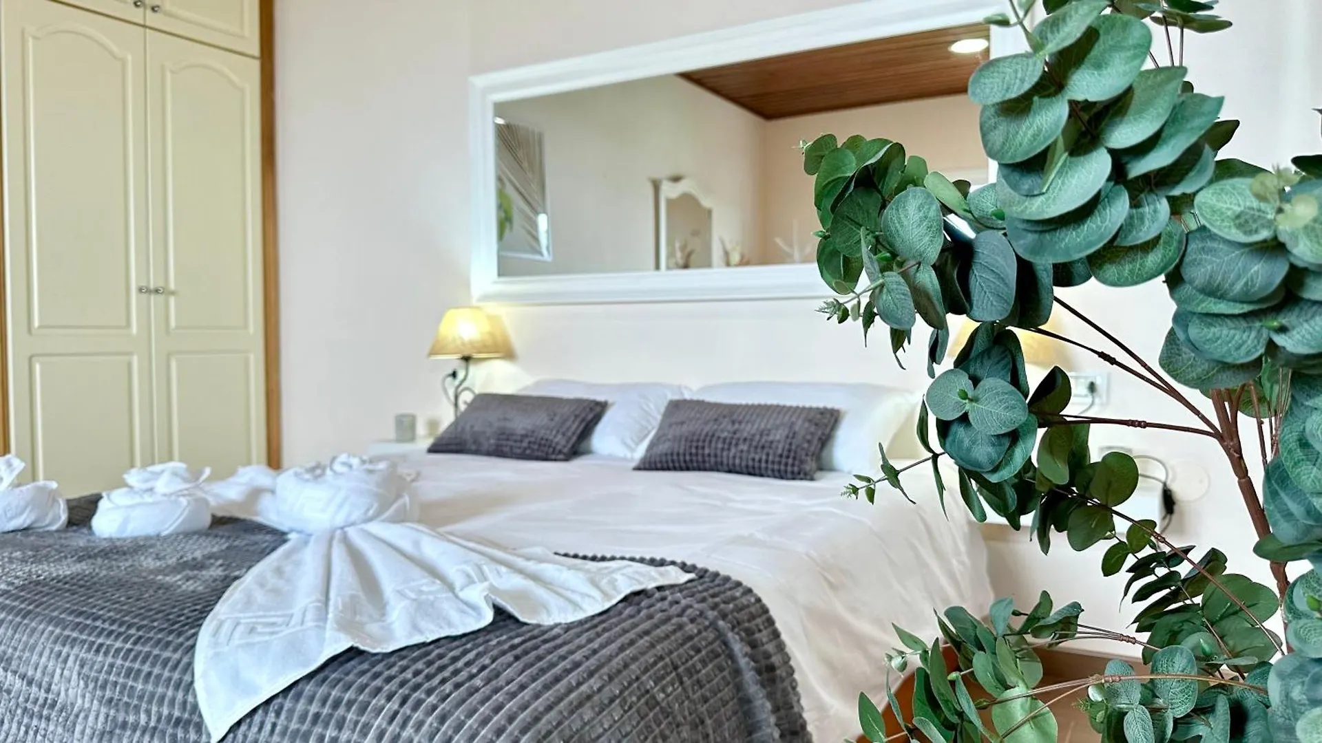 Apartment Maravilloso Atico Con Terraza, Vistas, Bbq, Wifi La Laguna  Spain